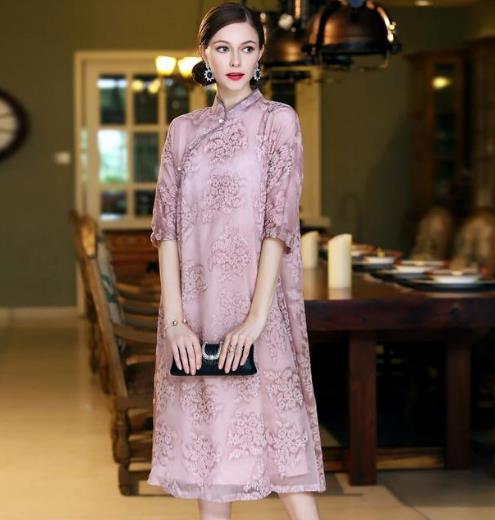 女人一定要有一条剌绣连衣裙：复古显气质（图）