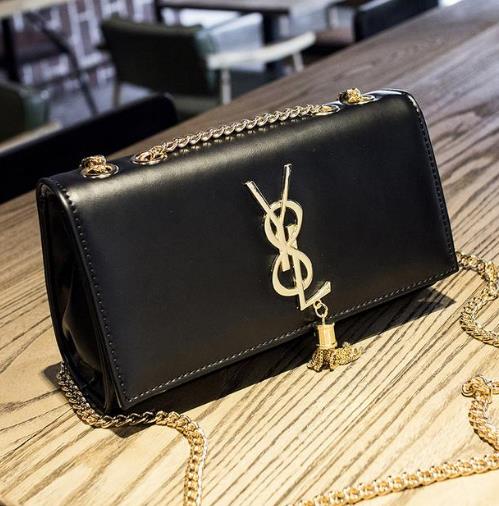 时尚圈新宠：精致百搭的链条包（图）