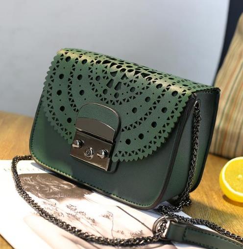 时尚圈新宠：精致百搭的链条包（图）