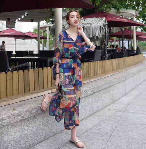 多穿这几款连衣裙套装 凸显气质就选套装（图）