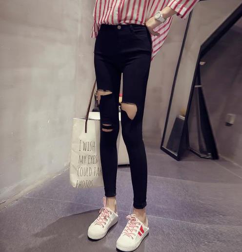 牛仔裤现在这么穿才时髦显瘦 你穿对了吗(图) 牛仔裤现在这么穿才时髦显瘦 你穿对了吗(图)