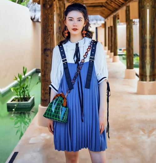 今年最流行的百褶裙你买了吗 经典又时髦（图）