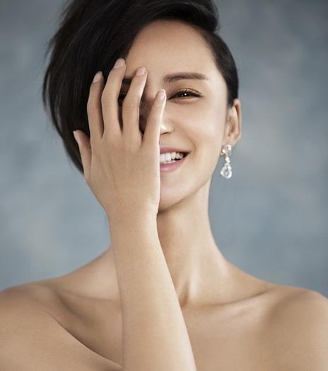 学张歆艺率真短发自信洒脱（图）