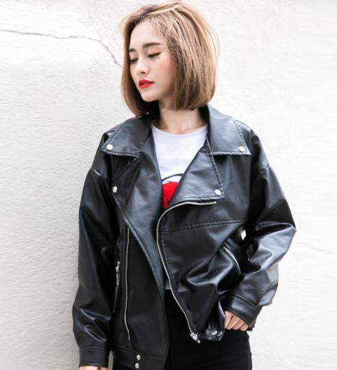 皮衣搭配牛仔裤 让你秒变时尚达人