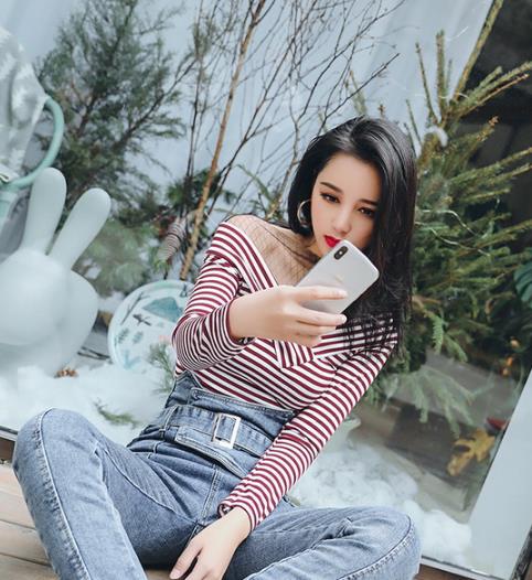 皮衣搭配牛仔裤 让你秒变时尚达人