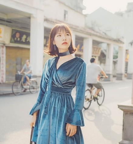 时髦达人教你丝绒外套的街拍示范（图）