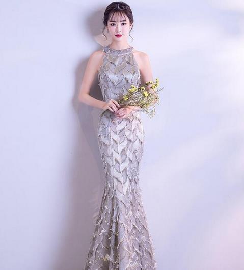 年会礼服怎么选 6款优雅性感礼服搭配示范（图）