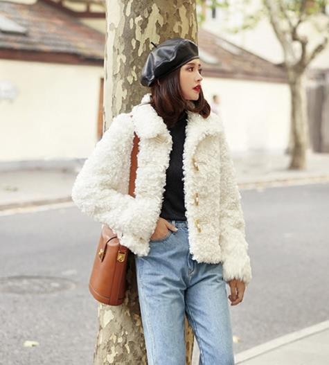 皮草外套如何搭 告别臃肿穿出气场（图）