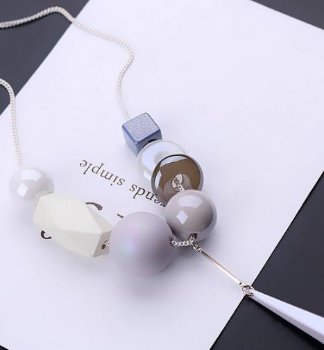 如何为秋冬的风格增加色彩:精致毛衣链分享 如何为秋冬的风格增加色彩:精致毛衣链分享