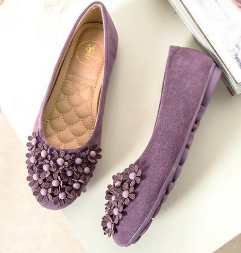 今年最流行花朵环绕的帆布鞋 怎么搭都洋气