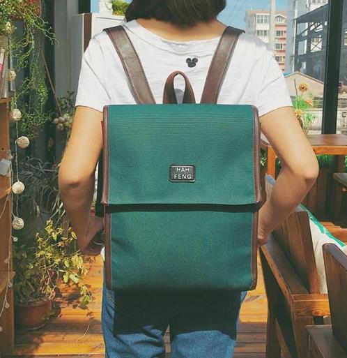 2018最新款时尚双肩包搭配：彰显新潮流（图）