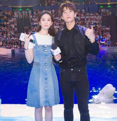 学明星刘亦菲这样穿连衣裙准没错 太美了(图) 学明星刘亦菲这样穿连衣裙准没错 太美了(图)