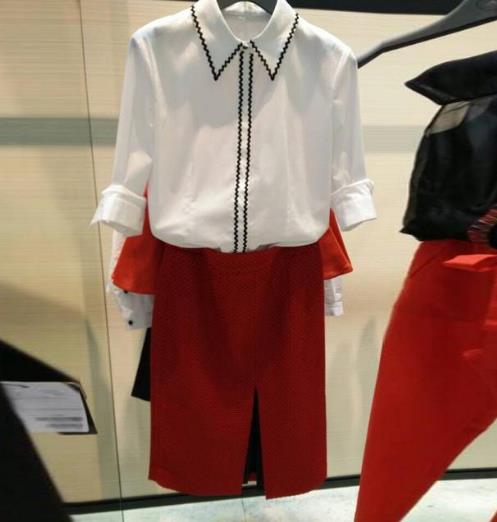 今年春季即将大火的衬衫 简单不失女人味（图）