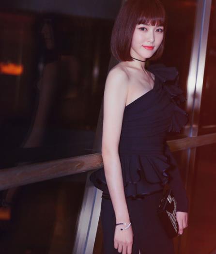 女生梳什么样的刘海最美 明星教你最潮刘海搭配 女生梳什么样的刘海最美 明星教你最潮刘海搭配