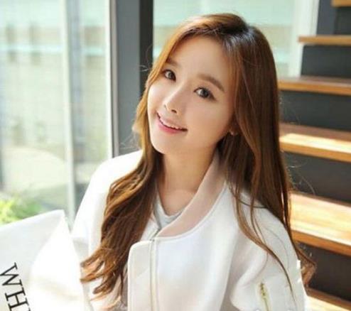 	
2018冬季女生最新时尚发型示范图片精选（图）
