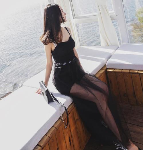 今年最流行的连衣裙搭配：时尚又显瘦（图）