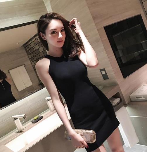 个子矮不是事 想显高连衣裙这样穿（图）