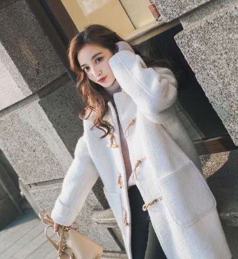 韩国女生秋冬时尚显瘦大衣搭配示范（图）