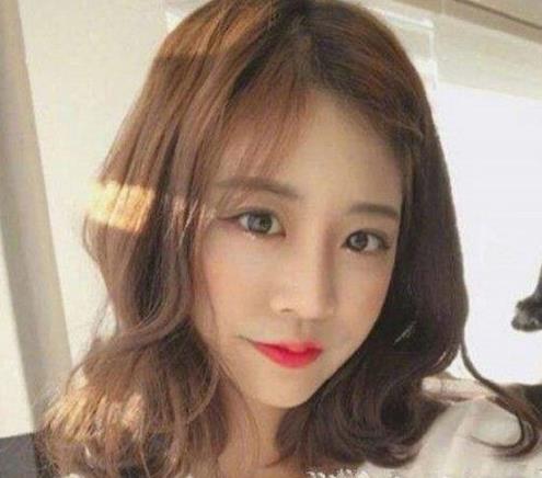 今年最流行瘦脸又减龄的齐肩发烫发发型（图）