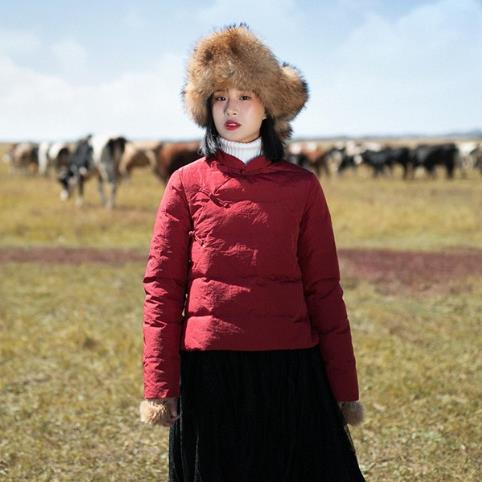 短款羽绒服的多种搭配：端庄大气（图）