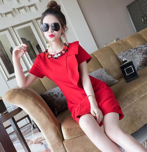 网纱连衣裙的多种搭配 优雅又性感(图) 网纱连衣裙的多种搭配 优雅又性感(图)