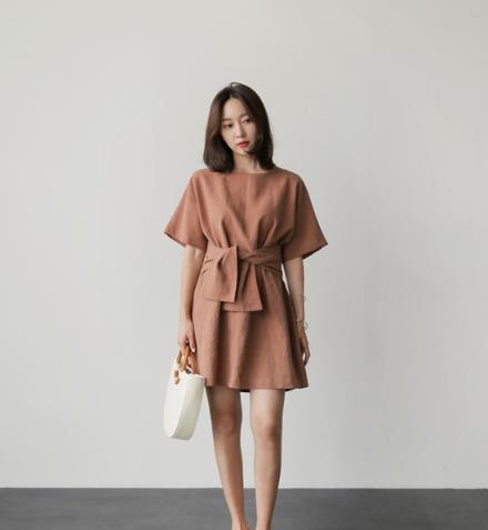 今年流行穿什么色 这几款既好驾驭又时髦(图) 今年流行穿什么色 这几款既好驾驭又时髦(图)