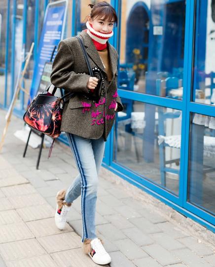 袁姗姗同款绣字西装外套 玩转浪漫复古风