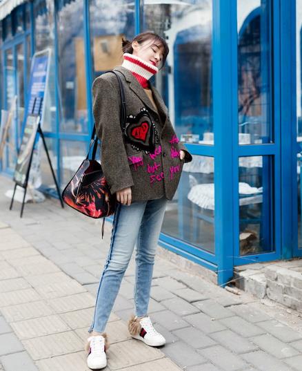 袁姗姗同款绣字西装外套 玩转浪漫复古风