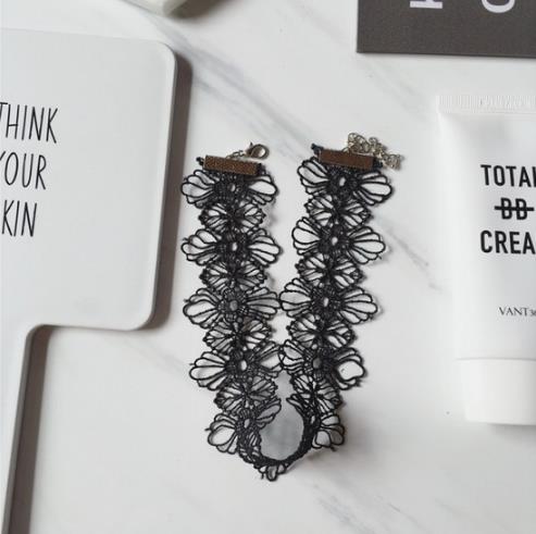 6款不容错过的最美锁骨项链搭配示范（图）