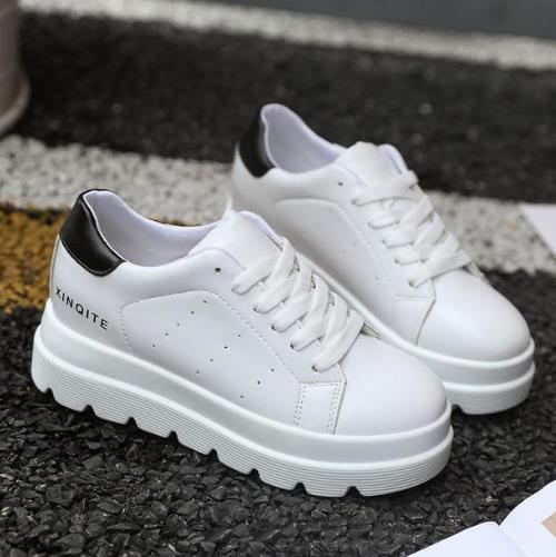 明星同款网面内增高鞋 轻松穿出大长腿