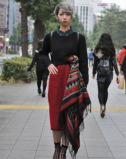 时尚潮人都爱长裙 5款长裙穿出春装新穿法