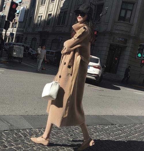 春季必备外套 羊糕毛剪绒外套的多种搭配推荐(图) 春季必备外套 羊糕毛剪绒外套的多种搭配推荐(图)