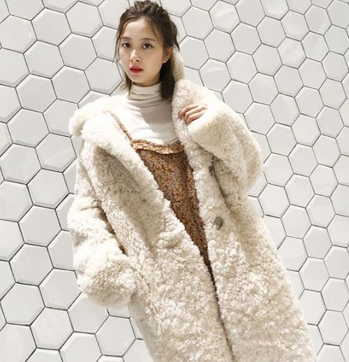 春季必备外套 羊糕毛剪绒外套的多种搭配推荐（图）