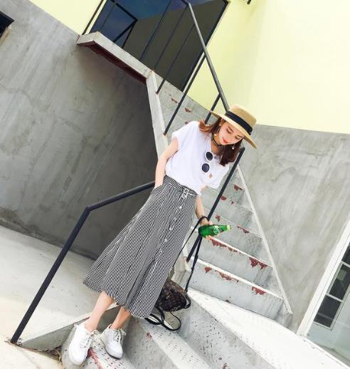 时尚潮人搭配 包臀高腰两件套装推荐(图) 时尚潮人搭配 包臀高腰两件套装推荐(图)