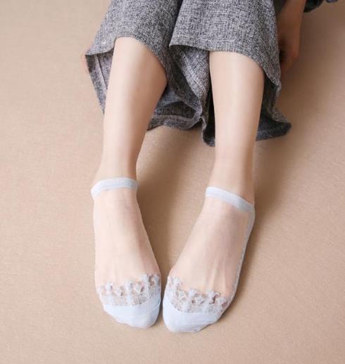 丝袜的诱惑 玻璃水晶丝袜搭配推荐（图）