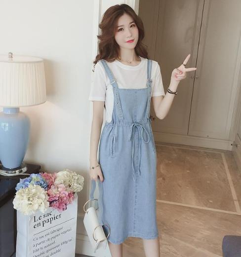 早春流行减龄扮嫩的背带裙 让年龄成为秘密