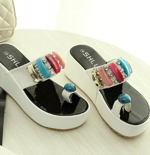 今年流行时尚百搭显腿长的松糕鞋搭配(图) 今年流行时尚百搭显腿长的松糕鞋搭配(图)