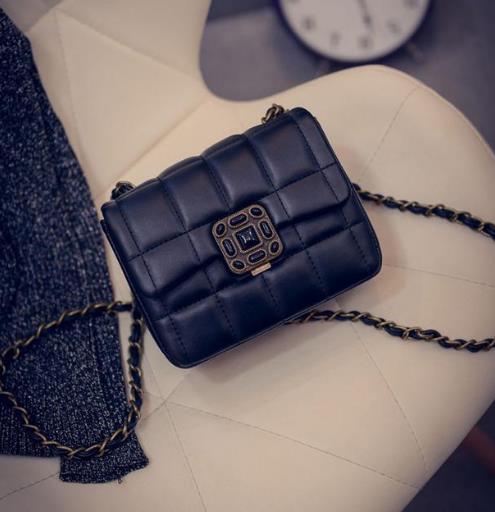 时尚达人现在都背上了这样的链条包:彰显潮范儿 时尚达人现在都背上了这样的链条包:彰显潮范儿