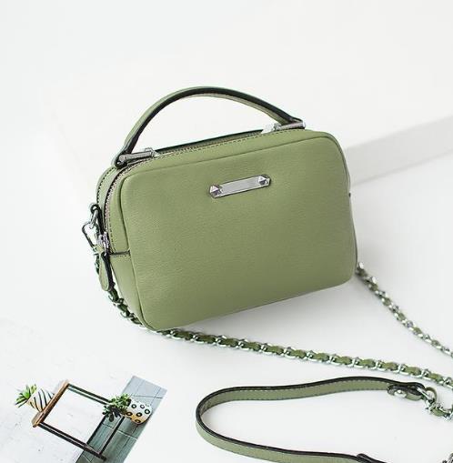 时尚达人现在都背上了这样的链条包:彰显潮范儿 时尚达人现在都背上了这样的链条包:彰显潮范儿