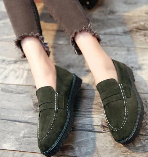 时尚百搭又舒适的豆豆鞋 早春穿出女人味(图) 时尚百搭又舒适的豆豆鞋 早春穿出女人味(图)