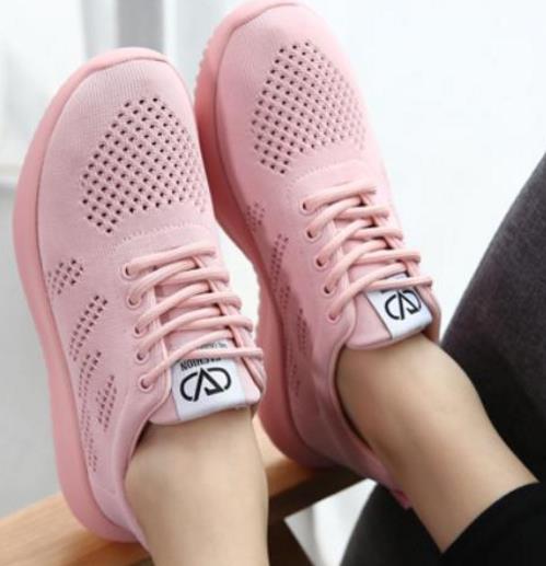 今年春季最流行的5款隐形增高运动鞋：经典百搭