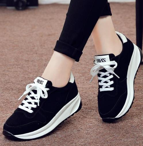 今年春季最流行的5款隐形增高运动鞋：经典百搭