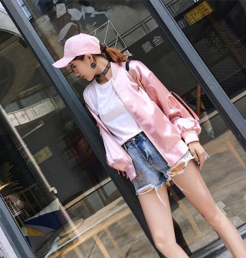 春天是时候该为自己准备两件薄款外套了