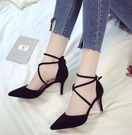 春季用时尚靓丽的单鞋 穿出女性的自信与性感