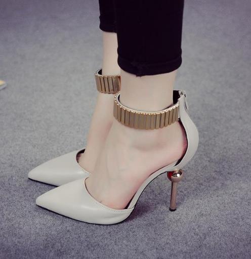 春季用时尚靓丽的单鞋 穿出女性的自信与性感