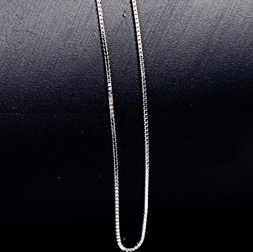 最适合小礼服的锁骨链搭配：风格百变（图）