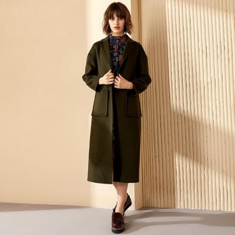 寒冬有羊羔毛棉衣搭配 继续做潮人