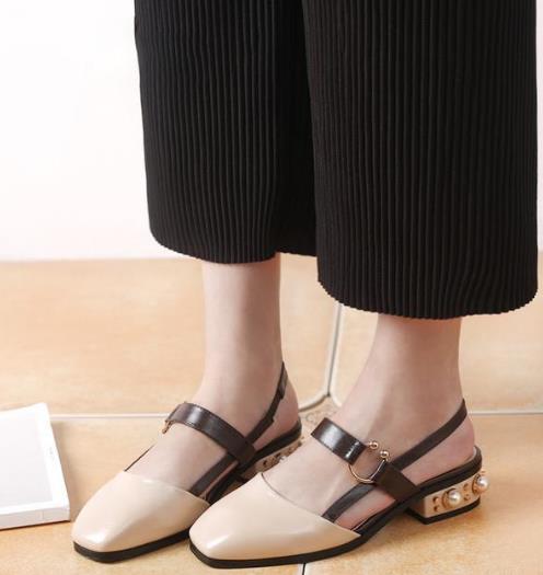 今年春季流行的复古玛丽珍方头鞋 才是真洋气