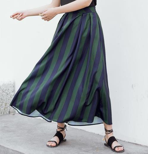 气场女王最爱穿的黑色蕾丝网纱裙(图) 气场女王最爱穿的黑色蕾丝网纱裙(图)