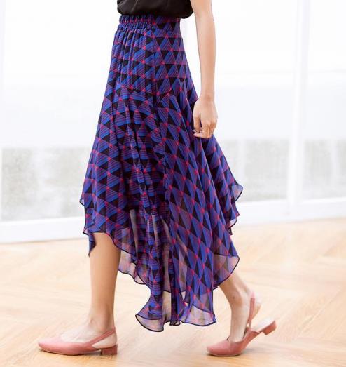 气场女王最爱穿的黑色蕾丝网纱裙（图）